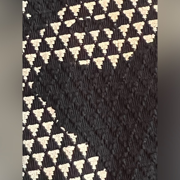 Like New KORAL by Ilana Kugel Submerge Sports Tank Athletic Top | Black | Large - Picture 8 of 17